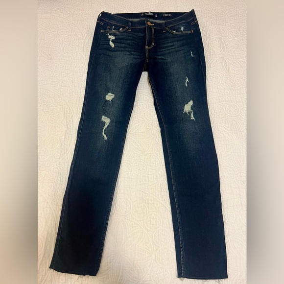 Hollister Low Rise Super Skinny Ripped Jeans. Size 9R - Picture 2 of 6